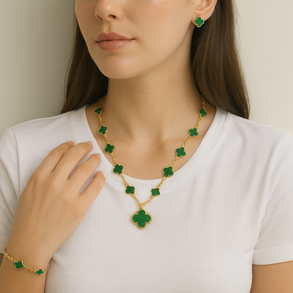 Nicole Miller Set De Collar Y Zarcillos Gold Trébol Green