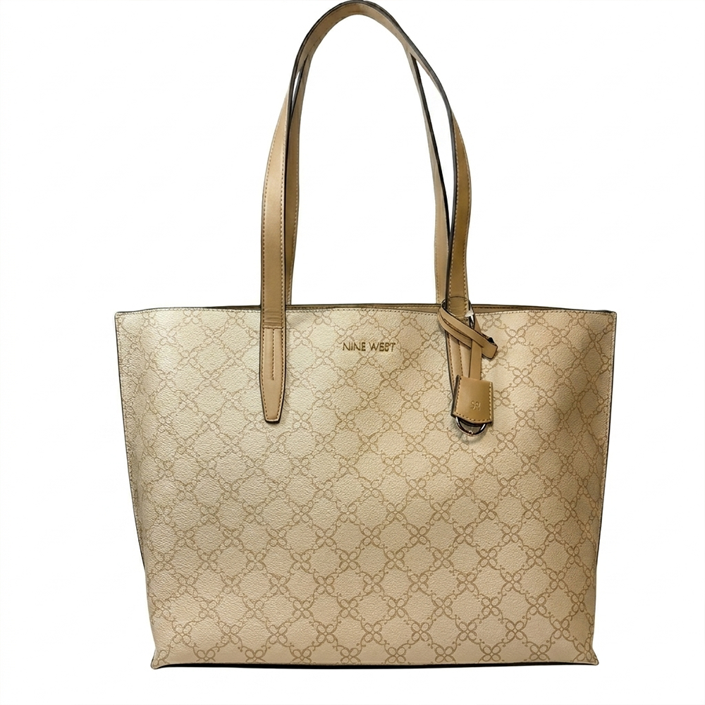Nine West Cartera Hunt Light Khaki Logo