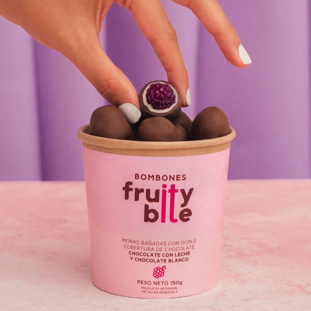 Fruity Bites Moras Bañadas con Doble Cobertura de Chocolate de leche y chocolate blanco 170gr