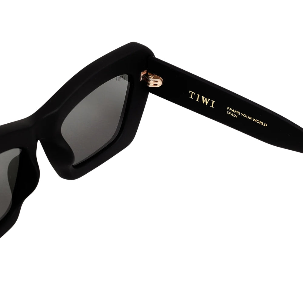 Tiwi Filippa 900 Total Black
