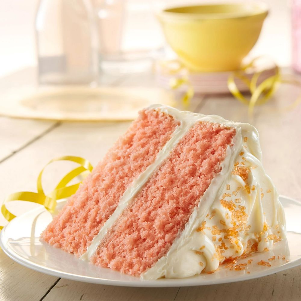 Betty Crocker Super Moist Strawberry Cake Mix 375gr