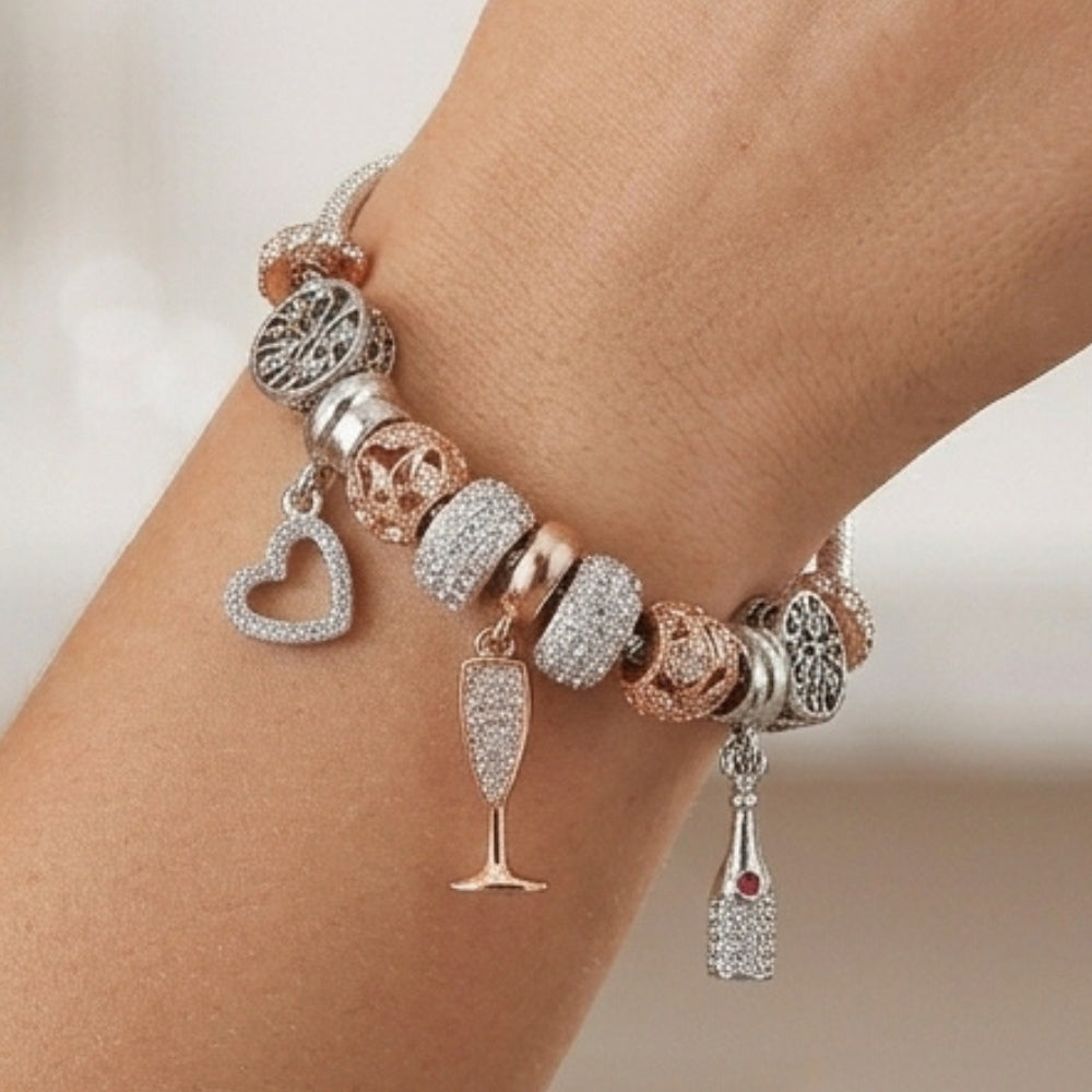 Adrienne Vittadini Pulsera Dijes Cheers