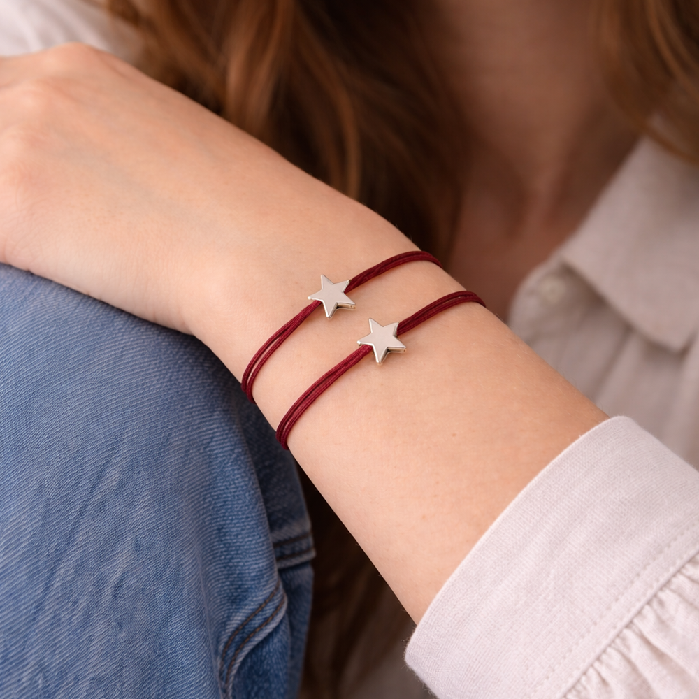 H&Co Duo De Pulseras Para Damas Con Dijes De Estrellas Color Red