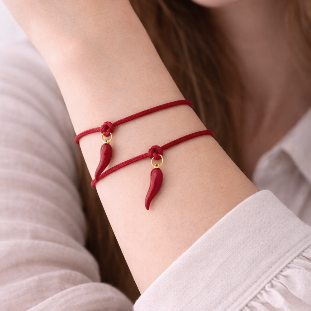 H&Co Duo De Pulseras Para Damas Con Dijes Color Red