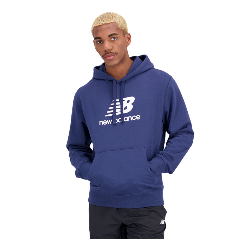 New Balance Sweter Essential Stacked Logo French Terry Para Caballero