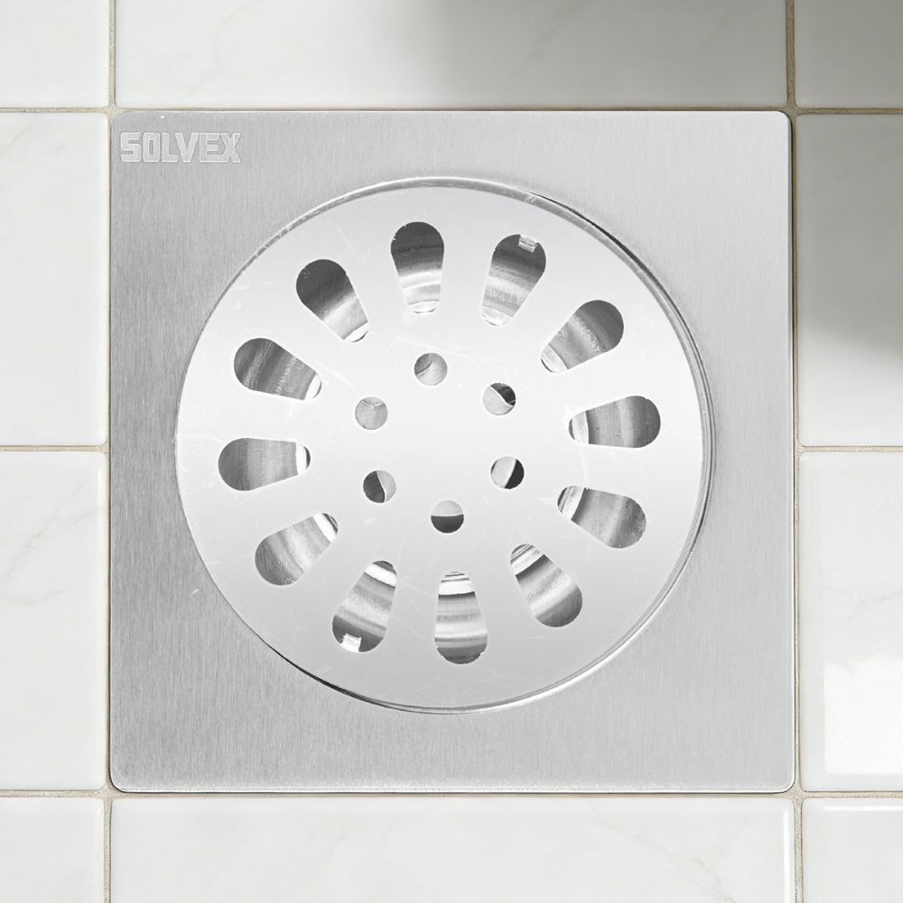 Solvex Smart Desagüe Satinado Para Piso En Acero Inoxidable Rejilla Redonda Sobre Base Cuadrada De 10x10cm