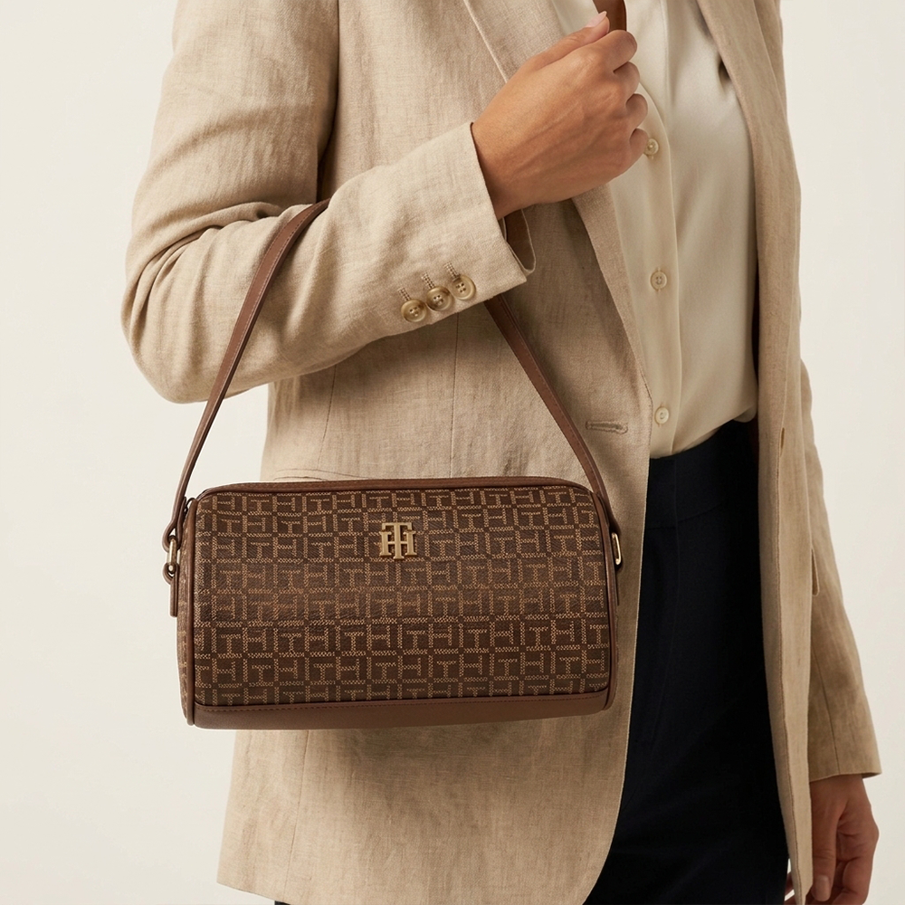 Tommy Hilfiger Cartera Handbag Brown
