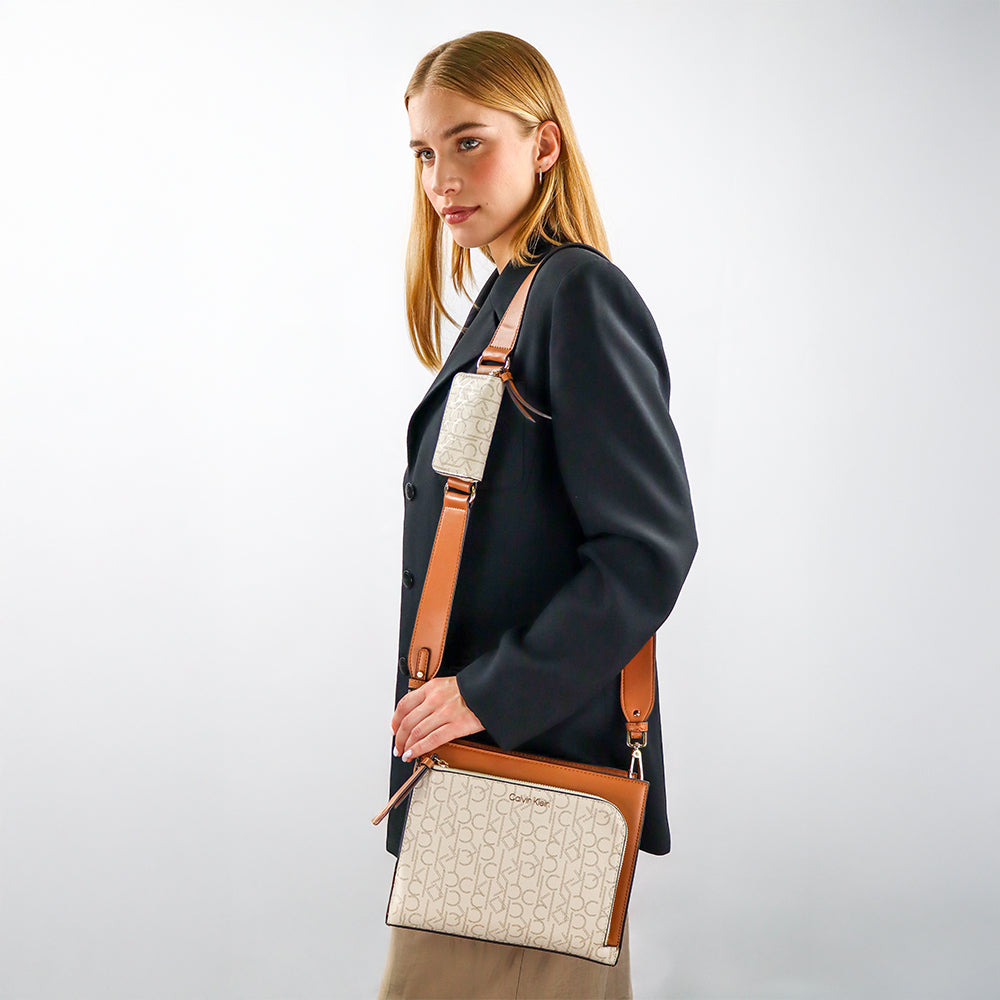 Calvin Klein Cartera Van Crossbody and Handbag