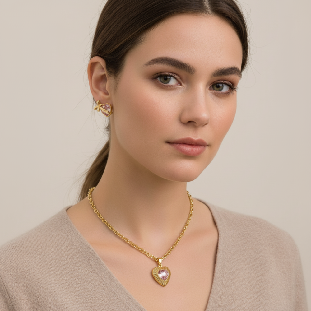 Juicy Couture Set Collar y Zarcillos Corazones