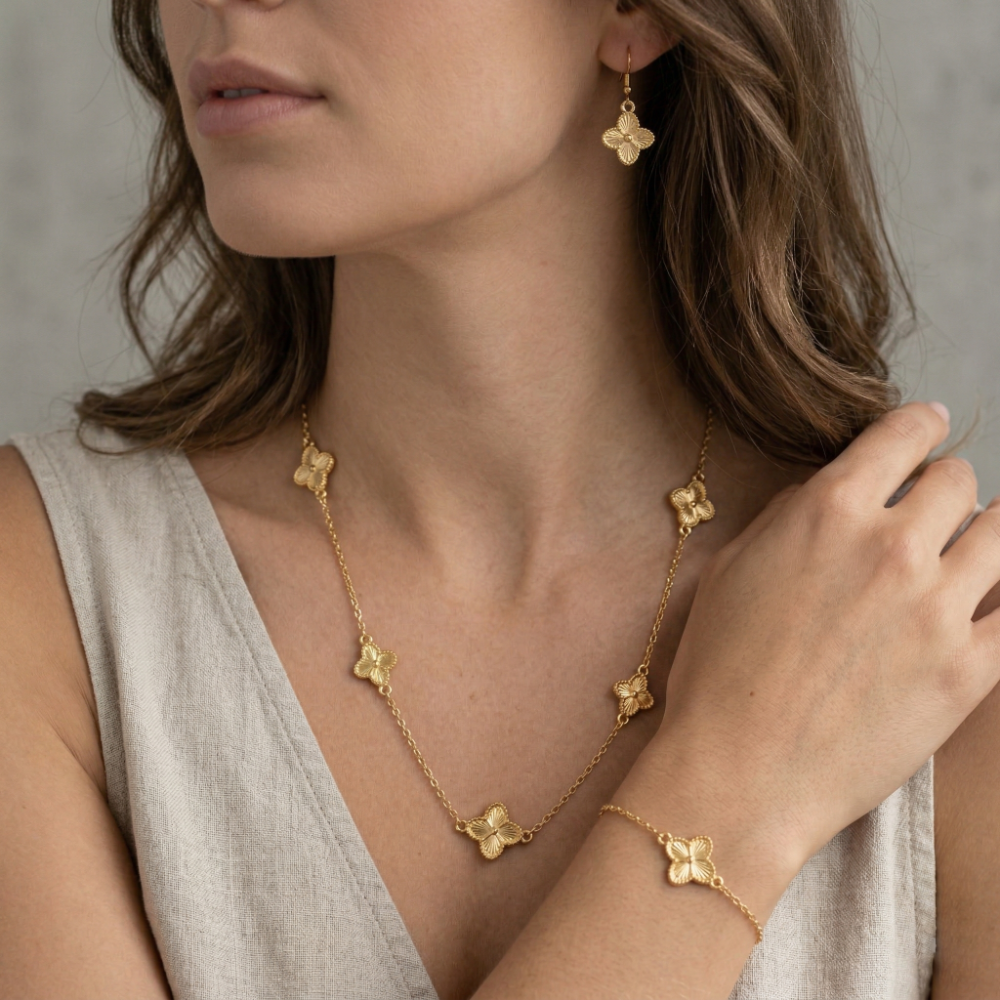 Nicole Miller Set De Accesorios Flores Cuatro Petalos Golden