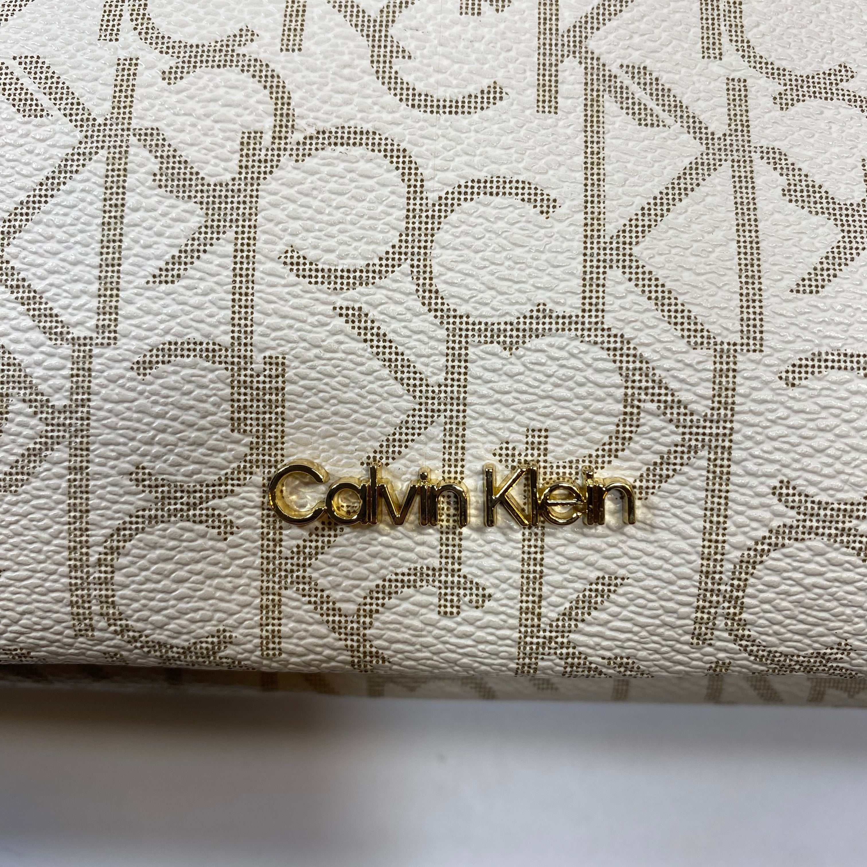 Calvin Klein Cartera Crossbody Vanilla