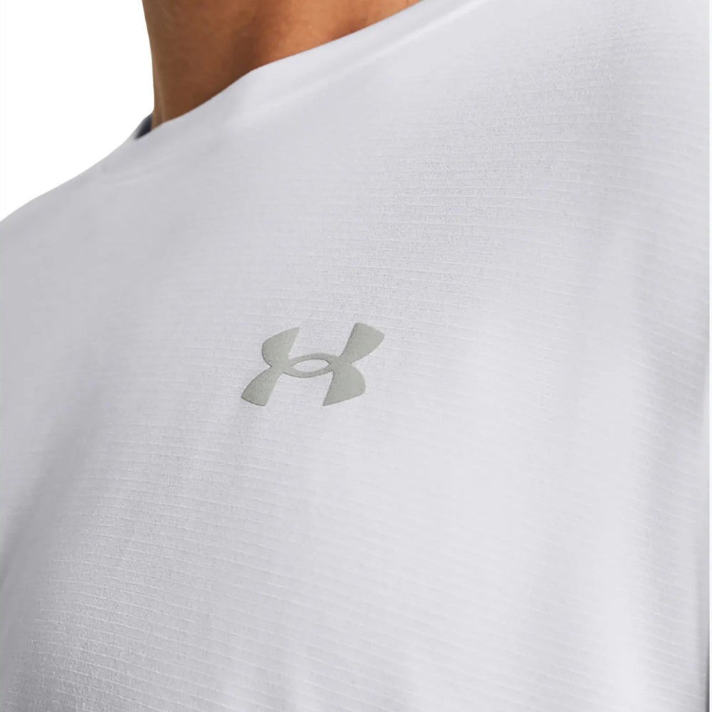 Under Armour Camiseta Running Reflectiva Para Caballeros Color White
