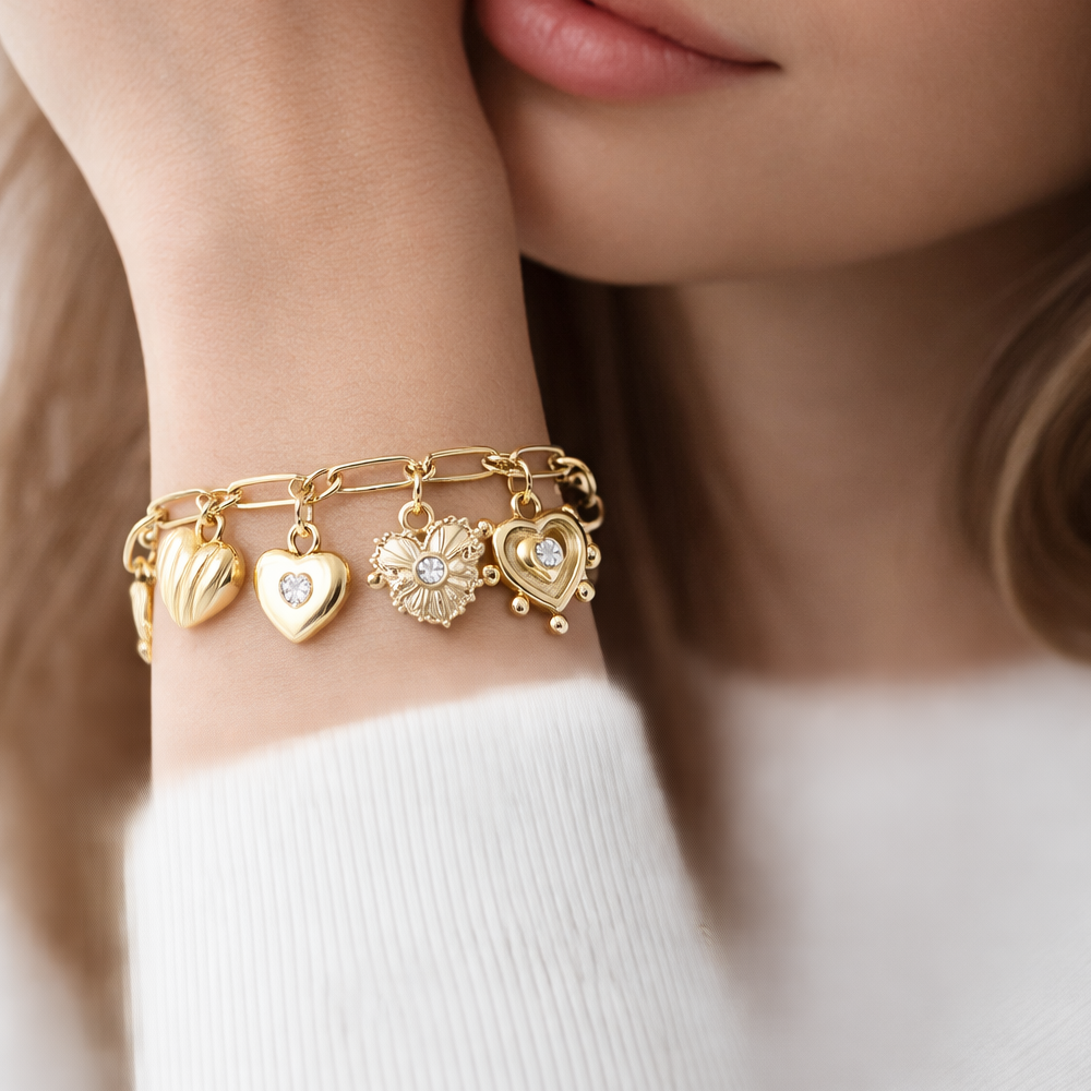 Jessica Simpson Pulsera Gold Hearts Damas