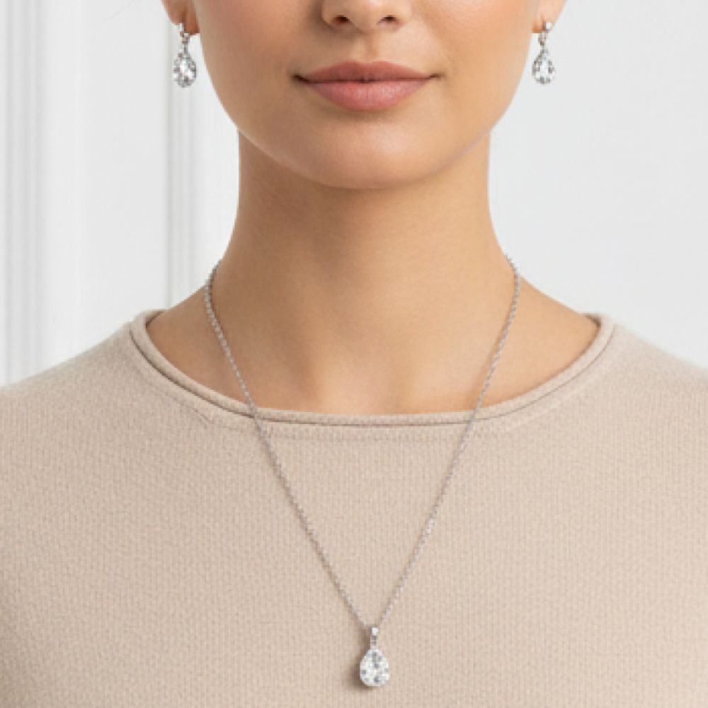 Adrienne Vittadini Set 3 Collares y Zarcillos Plateados