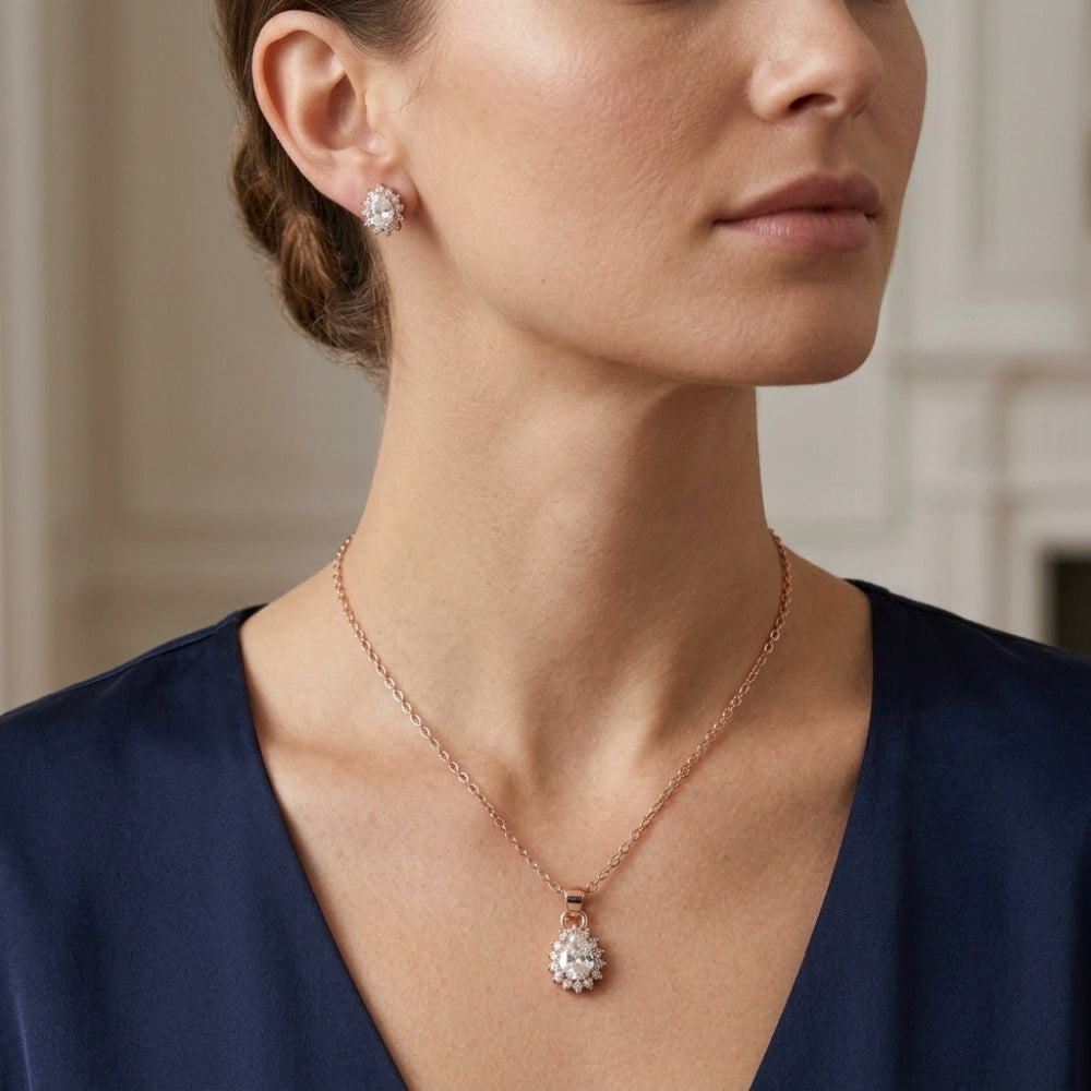 Adrienne Vittadini Set de 3 Collares y Zarcillos Gold & Zirconia