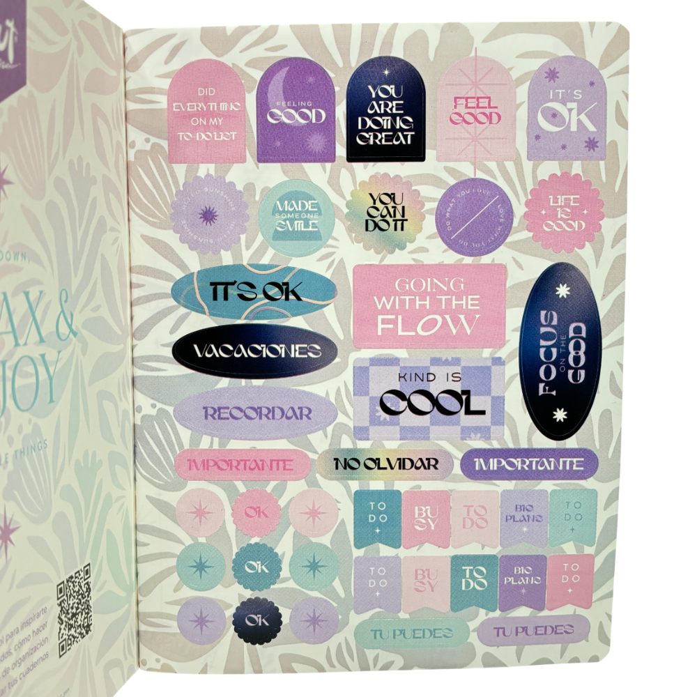 Kiut Cuaderno Una linea 100 Hojas Con Sitckers Diseños Surtidos