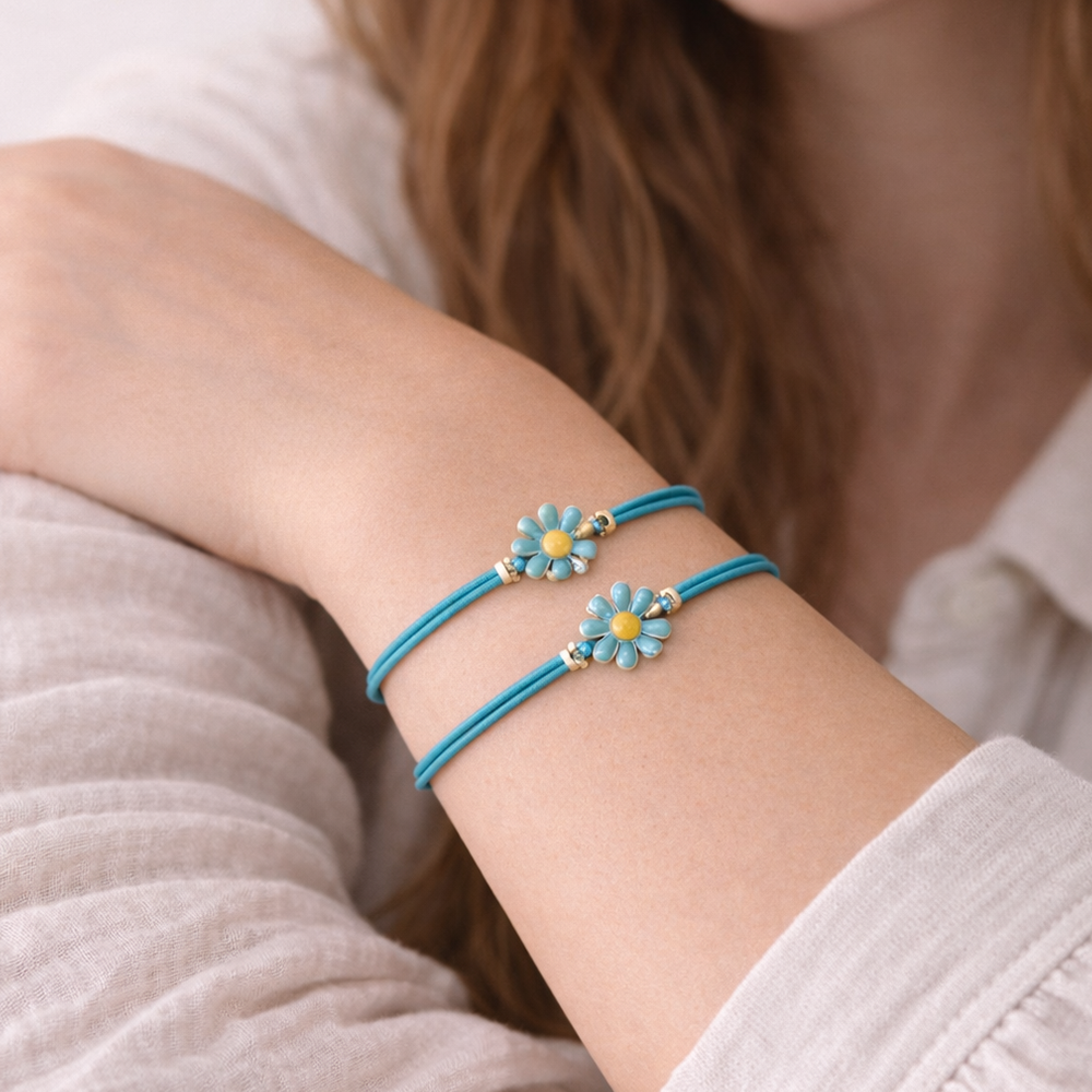 H&Co Duo De Pulseras Para Damas Con Dijes Flowers Light Blue