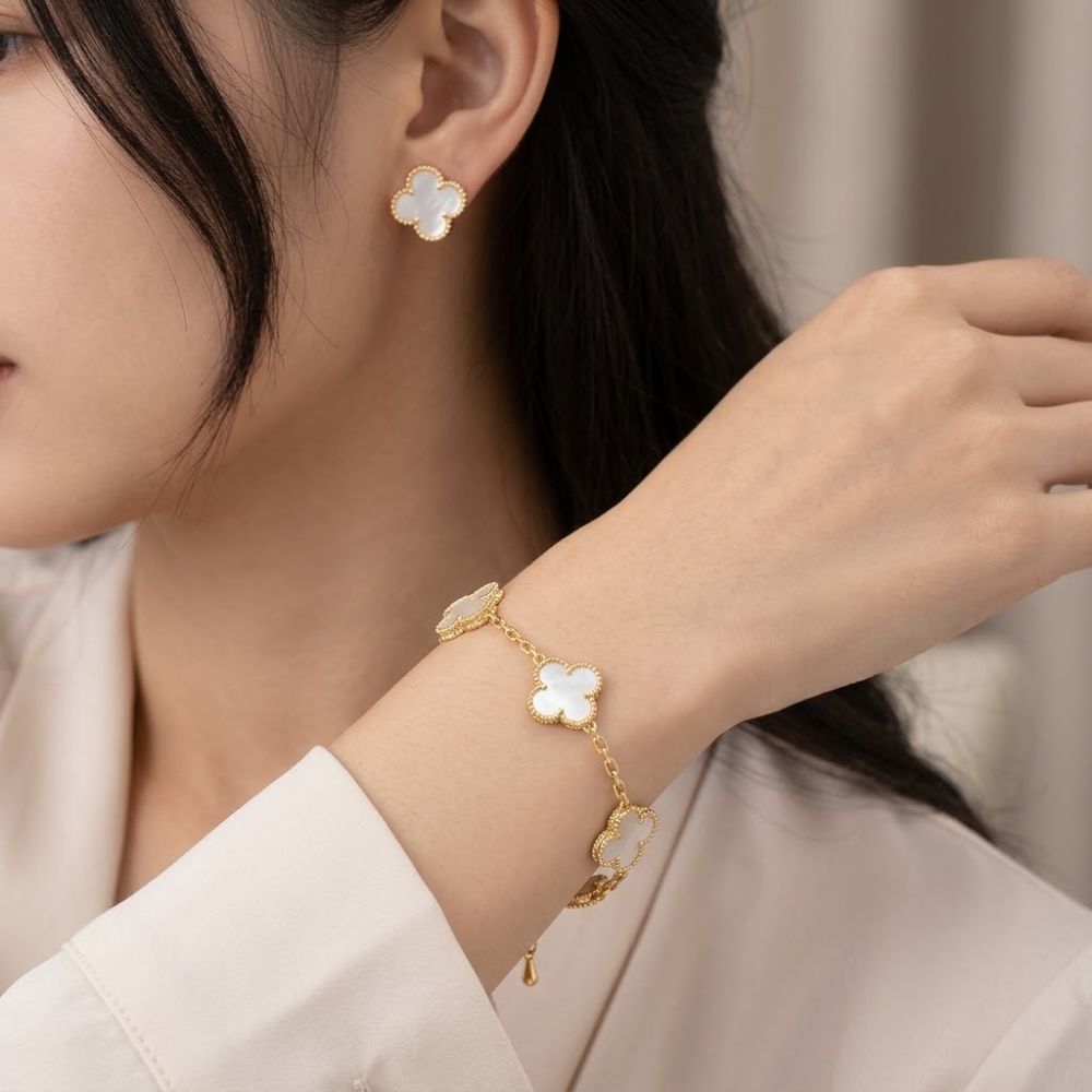 Element Of Love Set De Pulsera y Zarcillo Trebol White & Gold