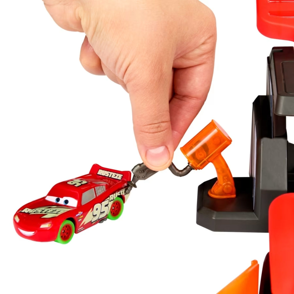 Mattel Cars Glow Racers Lanza y Cruza Pista de Carreras 4+
