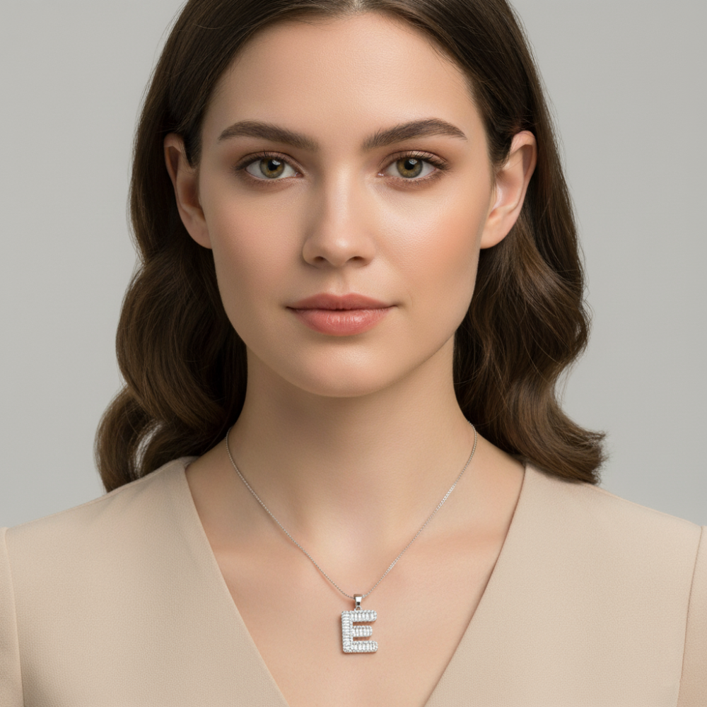 Milla Collar con Dije Letra E