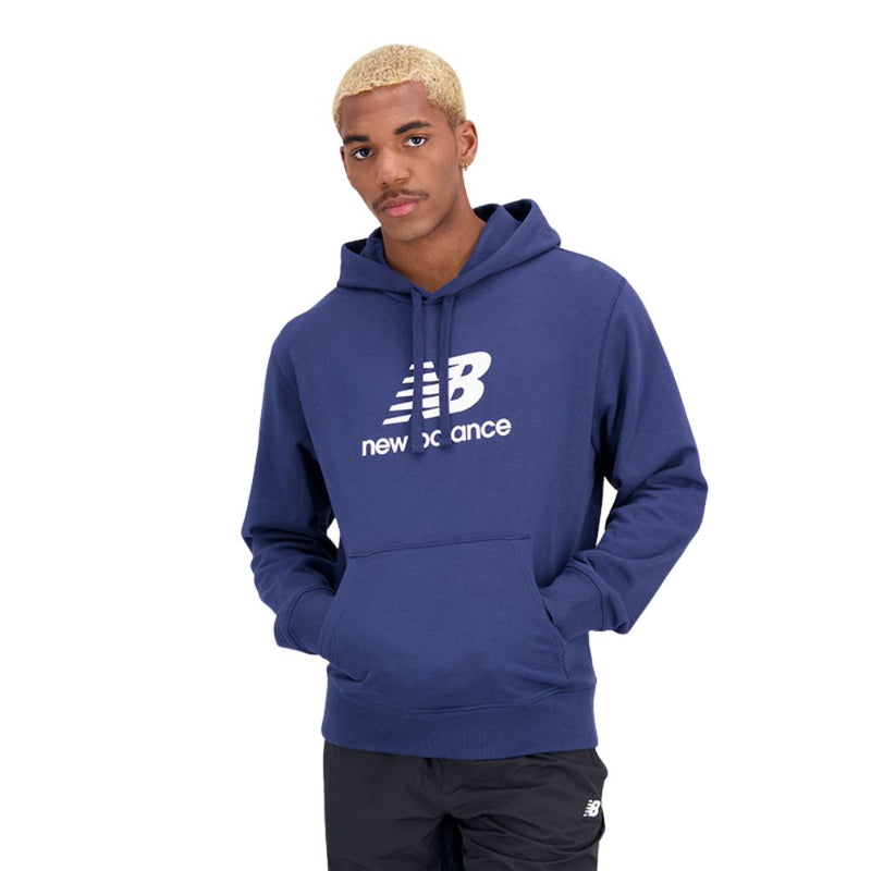 New Balance Sweter  Essential Stacked Logo French Terry Para Caballero