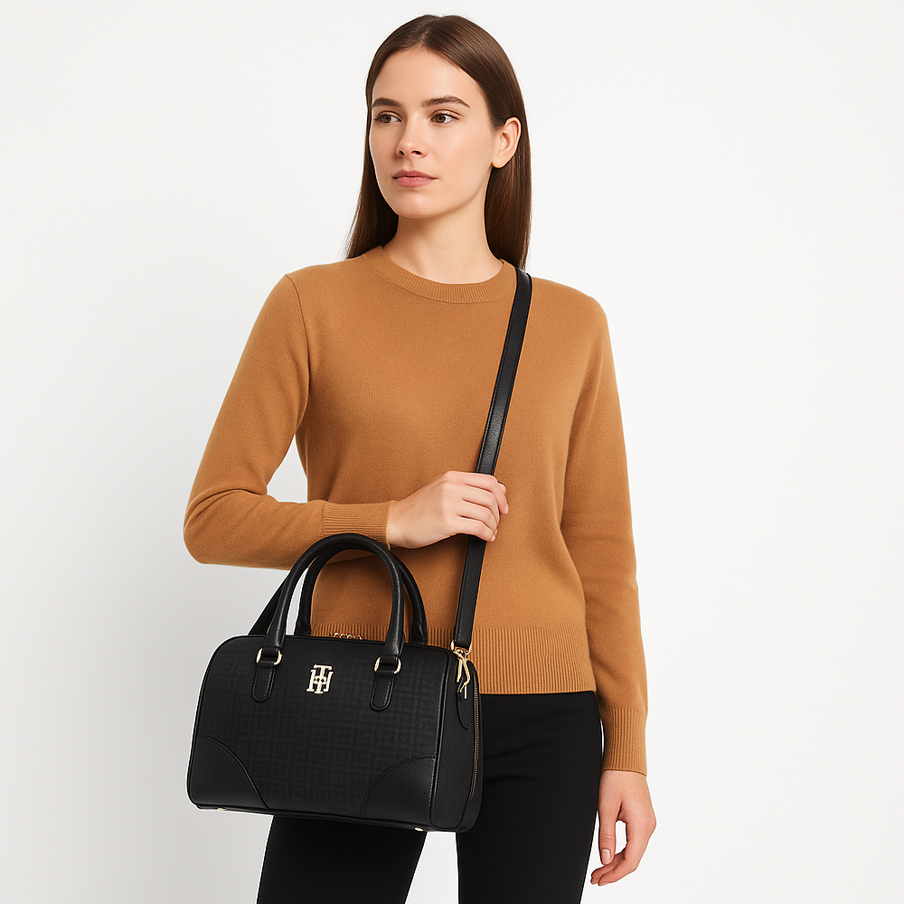 Tommy Hilfiger Cross Body Black con Monograma