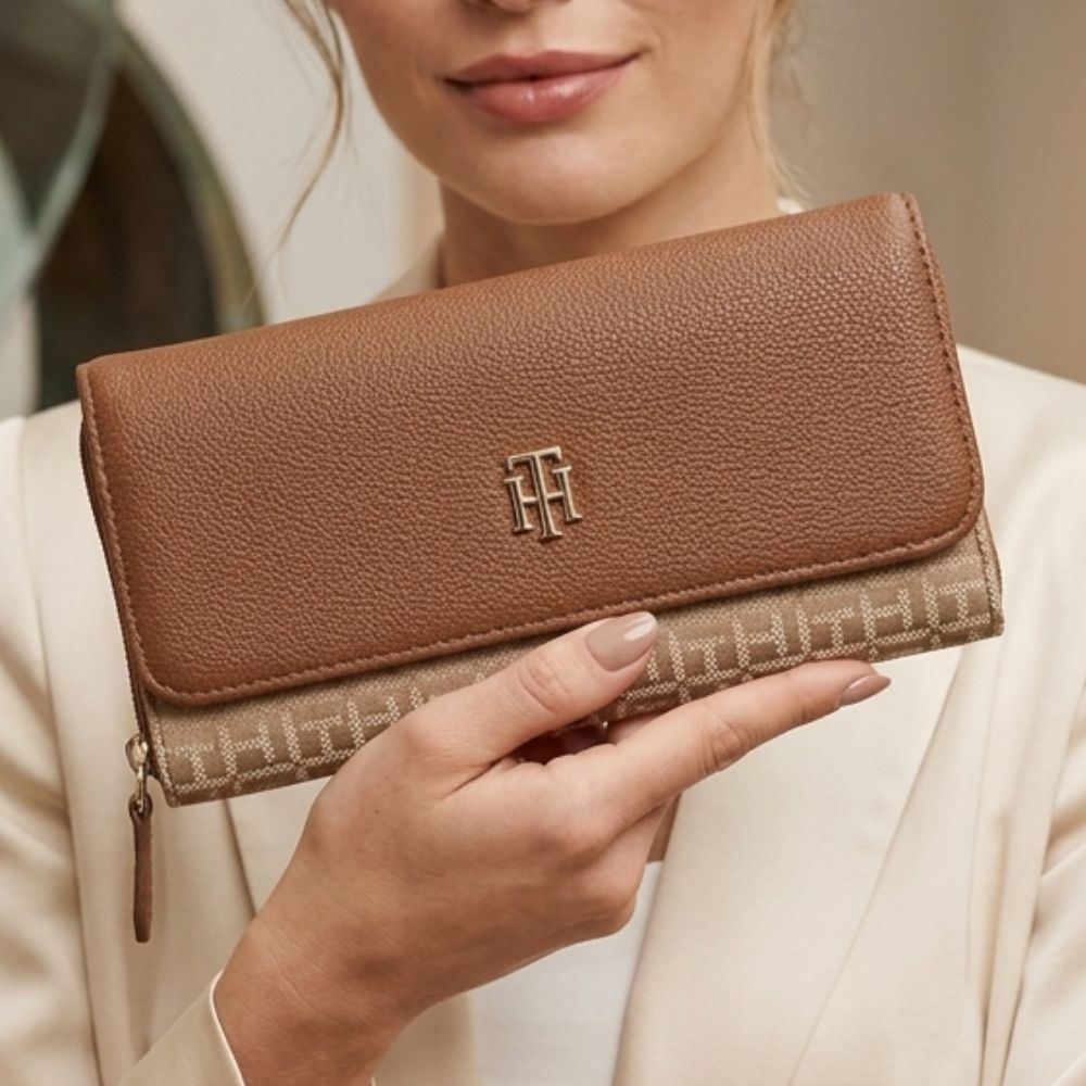 Tommy Hilfiger Monedero Monogram Gold Brown