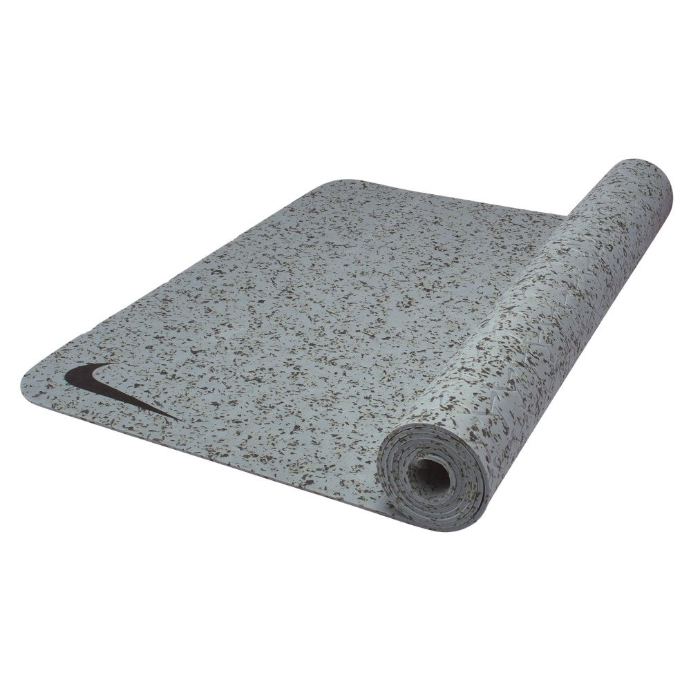 Nike Yoga Mat Color Gris Con Negro
