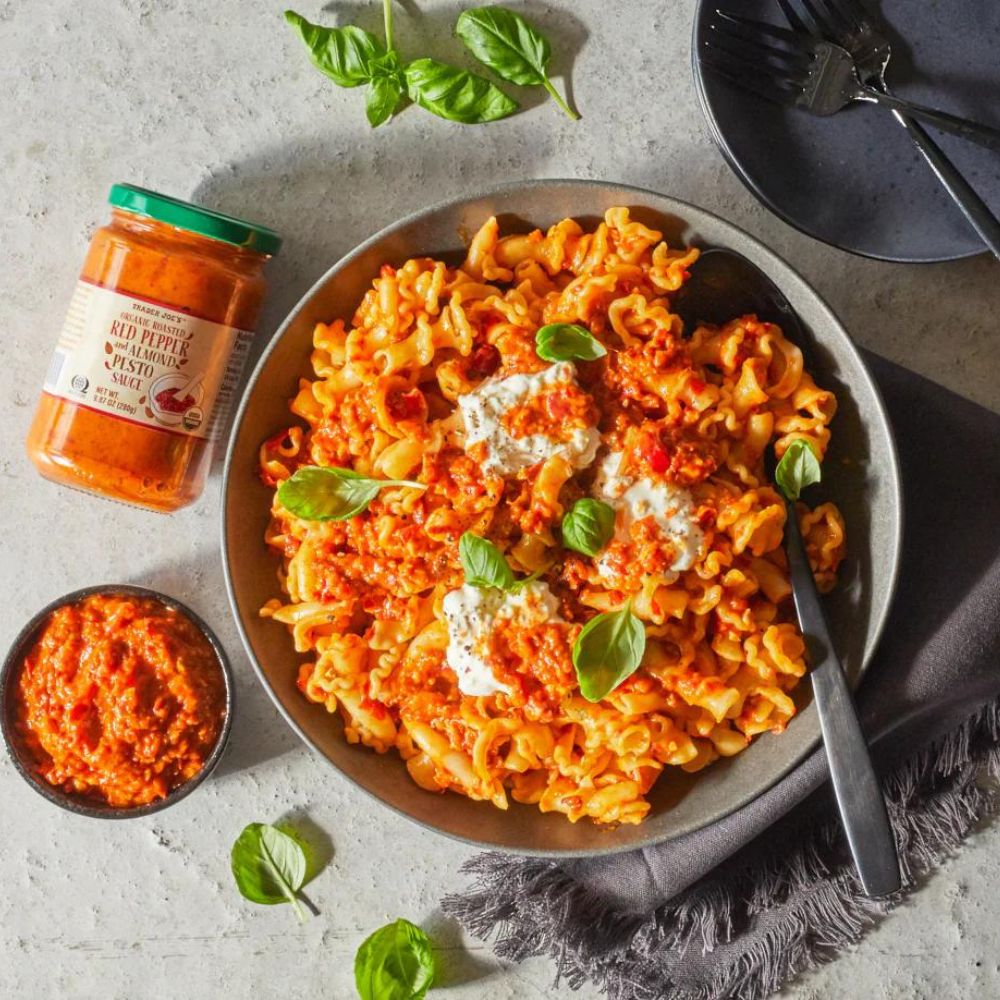 Trader Joe´s Organic Roasted Red Pepper And Almond Pesto Sauce 280g