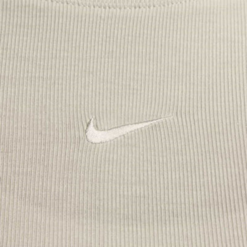 Nike T-Shirt Para Damas Tight-Fit Color Crudo