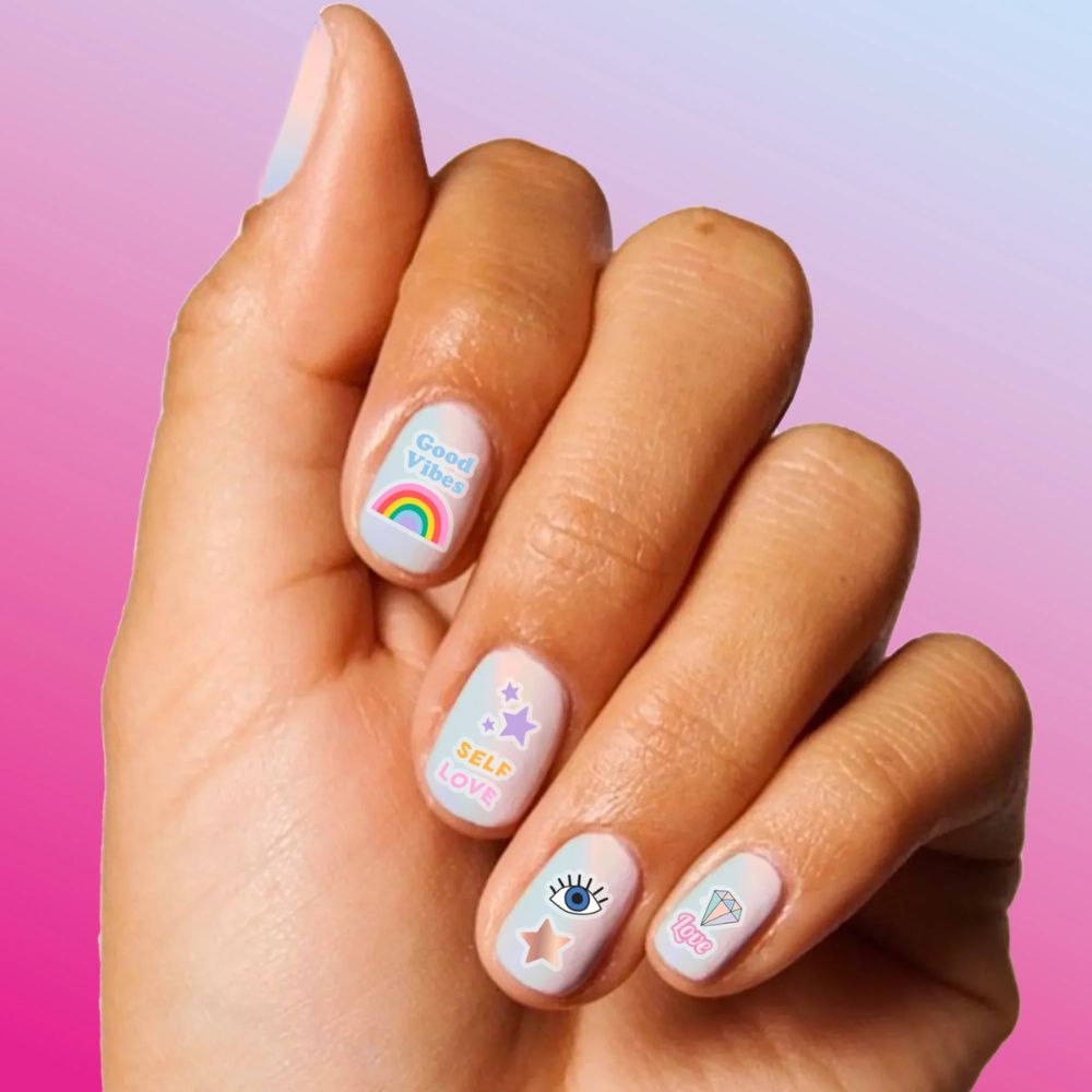 Prism Trendy Nail Art Reflect Your Creativity 6+